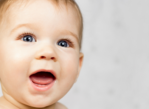 Première poussée dentaire : Les effets secondaires de bébé